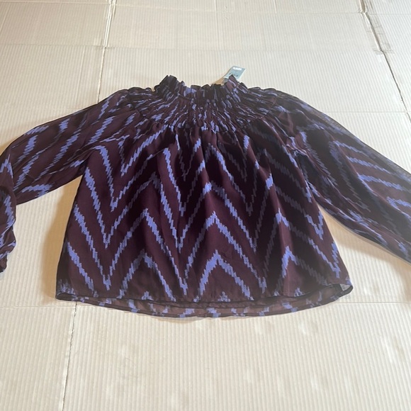 NWT Ann Taylor petite Stylish Purple & blueish Zigzag Women's Top elbow length - Picture 1 of 11